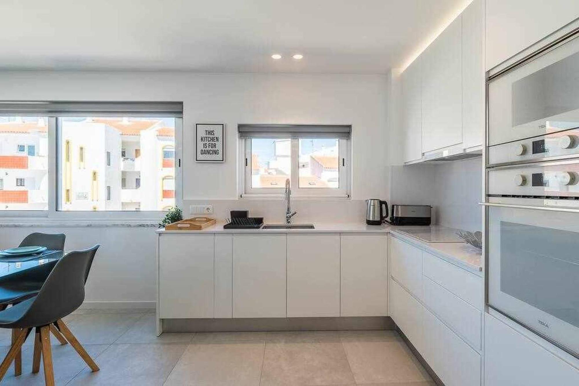 Central Town 2-Bedroom Apartment البوفيرا المظهر الخارجي الصورة