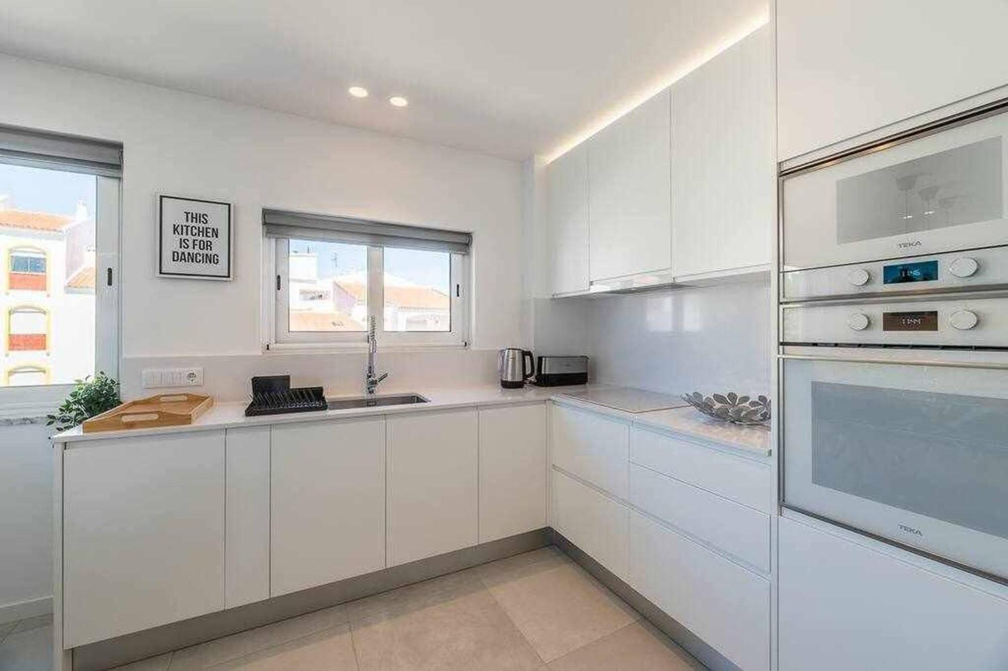 Central Town 2-Bedroom Apartment البوفيرا المظهر الخارجي الصورة